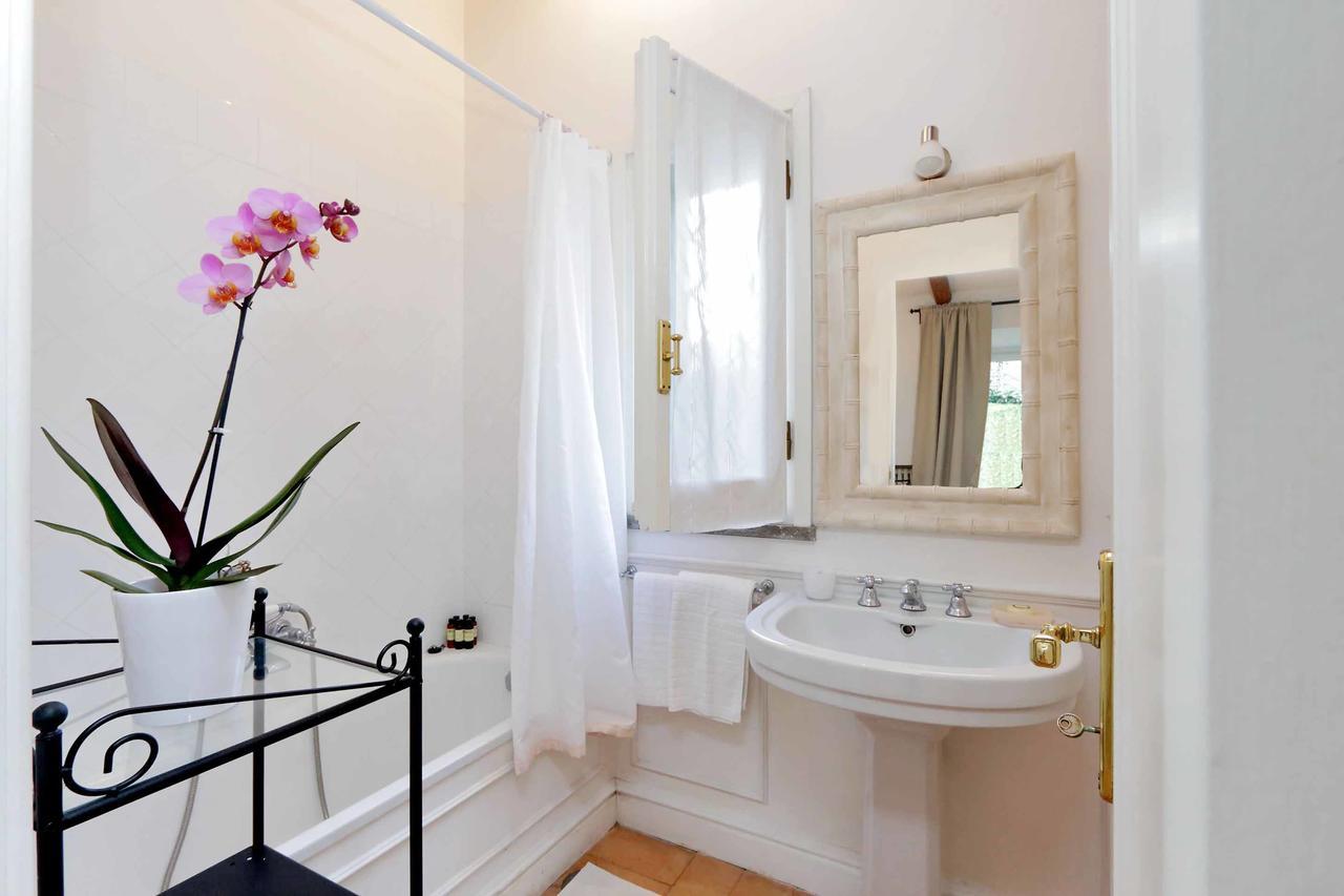 Via Pierre Villa Ciampino Room photo